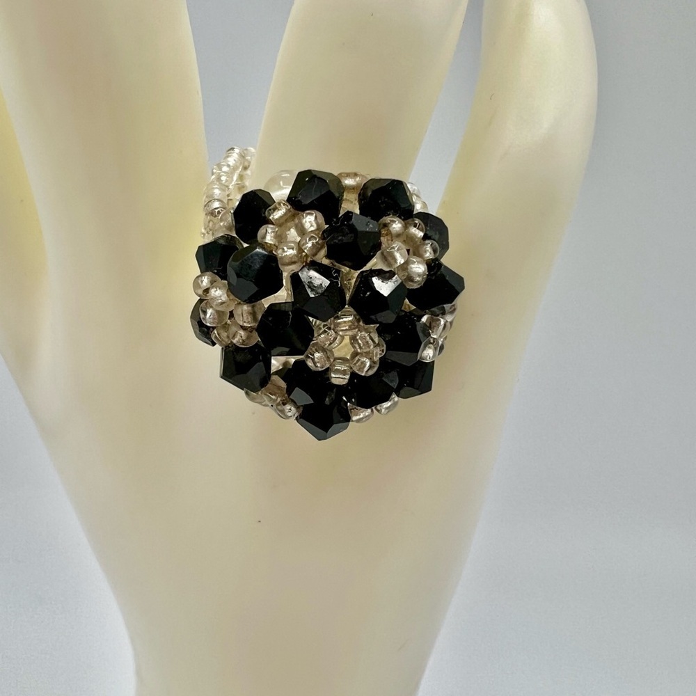 Vintage‎ Stretch Flower Elegant Black and Silver Beaded Ring